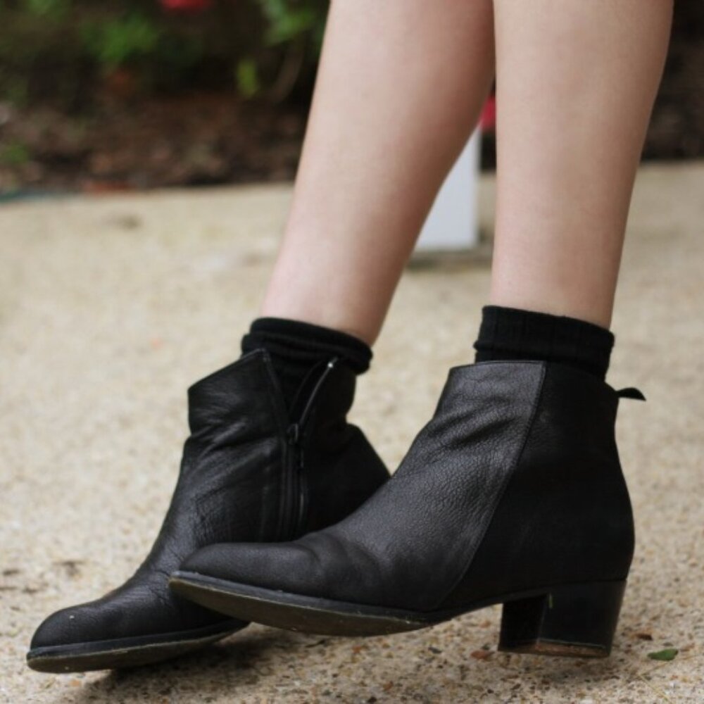Modern Vice Carly Boot - Crinkle Lamb Size 9